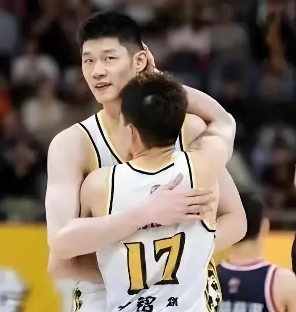 蒂姆连续五场比赛得分超过险胜，C9不断突破！比赛高潮迭起(蒂姆赛后采访)